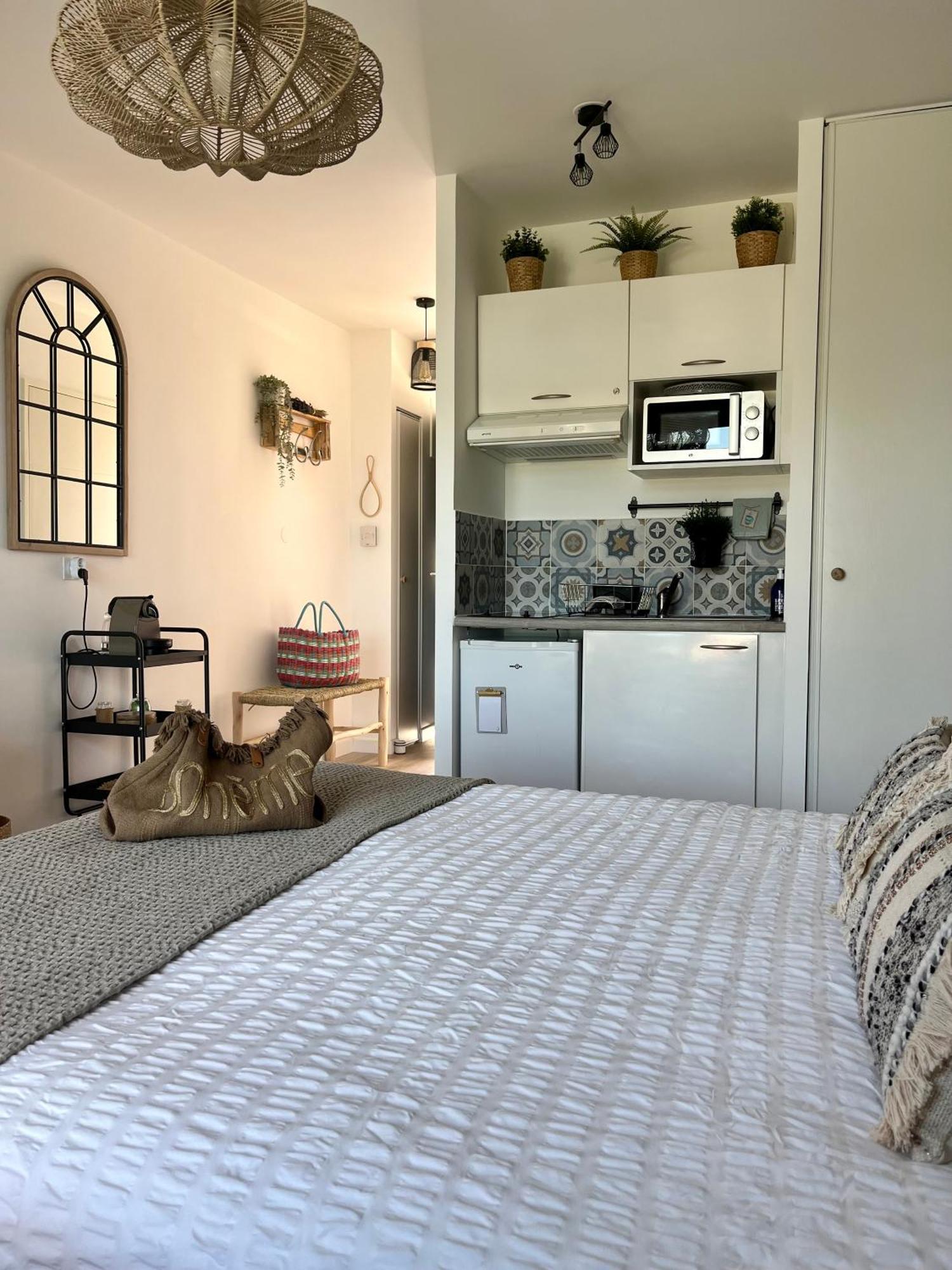 Studio Nuitee En Provence 2 Éguilles Esterno foto